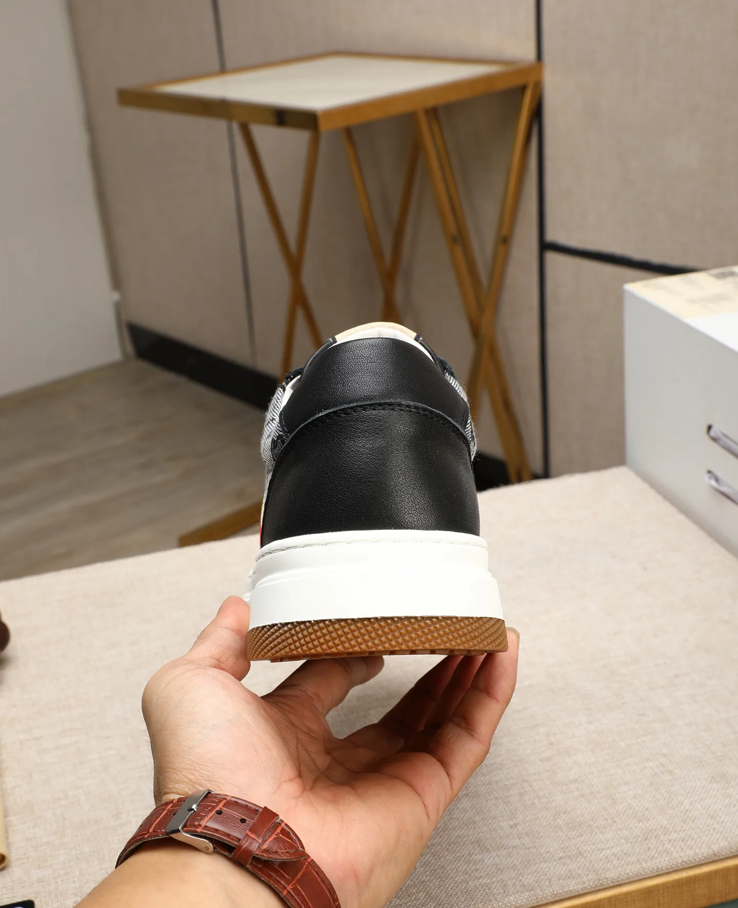 Men's shoes 💰420 GUCCI🔍🔍The latest model is available at the counter simultaneously. Original calfskin imported from Italy, genuine leather lining, (high-end, extravagant and classy) with exquisite workmanship. Sole: Original sole provided by the original factory. ⚠Exclusive double-layer movable molded sole is super comfortable⚠. Photographed in real life. 🎬The real thing is better. 🔍🔍"High quality·Follow the order" code number 38-44